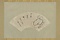 扇面「やれ打な蝿が手をすり足をする　人も一茶」