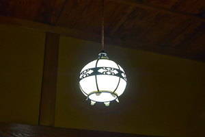 銅御殿 大玄関 飾電灯