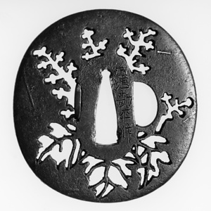 透鐔　花桐文