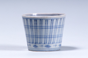 染付格子文蕎麦猪口