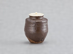 鉄釉肩衝茶入