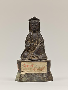 観音菩薩坐像