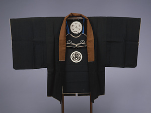 火事装束 黒呉絽服連（橘矢羽紋付） かじしょうぞく くろごろふくれん（たちばなやばねもんつき）