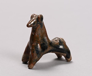 褐釉馬