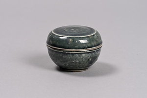 瑠璃釉合子