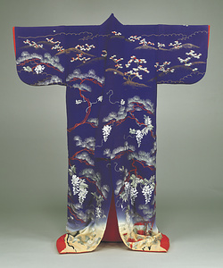 掻取 紫淡紅染分縮緬地松藤紅葉菊模様 かいどり むらさきうすべにそめわけちりめんじまつふじもみじきくもよう