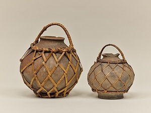 土製水壺
