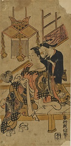 盆灯篭下の髪梳き美人