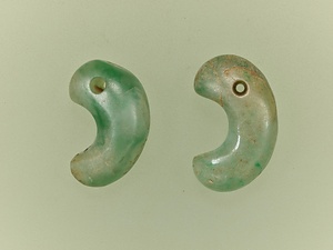 硬玉勾玉