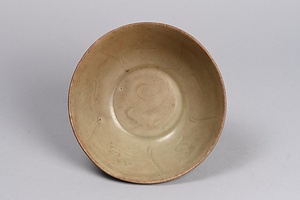 青磁花文鉢 せいじかもんはち
