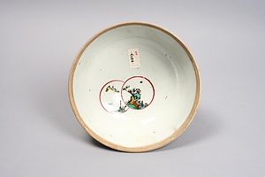 色絵牡丹文蓋物 いろえぼたんもんふたもの