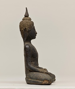 仏陀坐像 