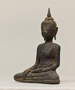 仏陀坐像 