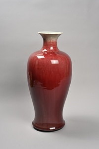 紅釉瓶