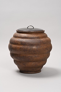 褐釉壺