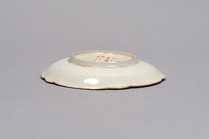 色絵唐花文輪花皿 いろえからはなもんりんかさら