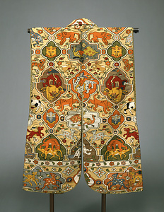 陣羽織 白地幾何学形獣模様綴織（模造）