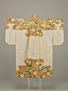 縫箔 白地草花肩裾模様 ぬいはく　しろじそうかかたすそもよう
