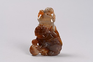獅子彫瑪瑙瓶