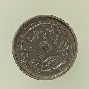 梅樹蝶鳥鏡
