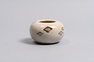銹絵重菱散文茶入 「仁清」幕印 さびえかさねびしちらしもんちゃいれ