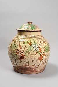 黄釉菊花文壺