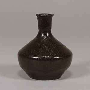 黒釉瓶