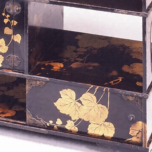 野葡萄蒔絵棚 のぶどうまきえたな