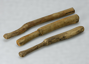 魚叩き棒（イサパキクニ）