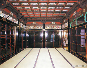 妙義神社　本殿　幣殿　拝殿　附神饌所　附透塀　唐門　総門 みょうぎじんじゃ　ほんでん　へいでん　はいでん　　つけたりしんせんしょ　つけたりすきべい　からもん　そうもん　