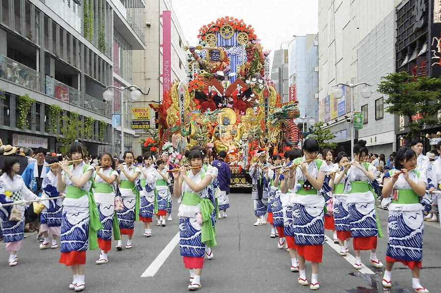 八戸三社大祭の山車行事 はちのへさんしゃたいさいのだしぎょうじ 