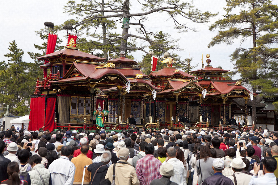 長浜曳山祭の曳山行事 ながはまひきやままつりのひきやまぎょうじ