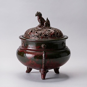 辰砂釉唐獅子香炉