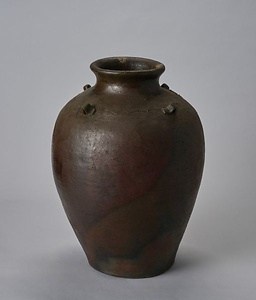 四耳大壺