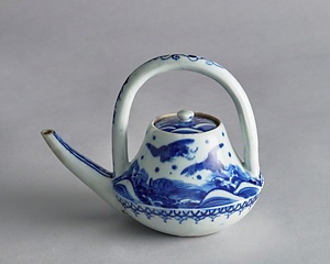 染付鶴亀文酒器
