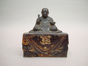 鋳銅日蓮座像