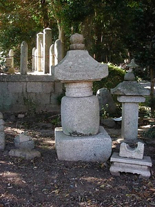 石造宝塔（南塔） せきぞうほうとう（なんとう）