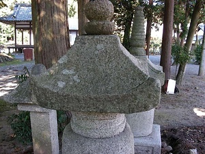 石造宝塔（南塔） せきぞうほうとう（なんとう）