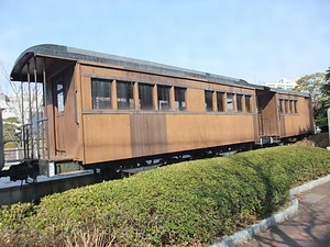 防石鉄道蒸気機関車<br />
附　客車 ぼうせきてつどうじょうききかんしゃ<br />
つけたり　きゃくしゃ