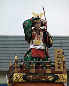 諏訪講の山車と人形（神功皇后・源頼義） すわこうのだしとにんぎょう（じんぐうこうごう・みなもとのよりよし）