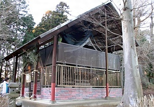 葺不合神社本殿・拝殿　附　二の鳥居 ふきあえずじんじゃほんでん・はいでん　つけたり　にのとりい