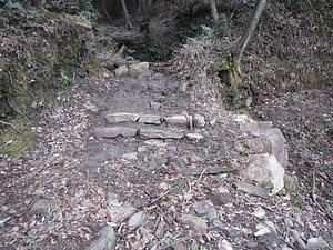 鏡山火薬庫跡 かがみやまかやくこあと
