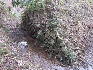 鏡山火薬庫跡 かがみやまかやくこあと