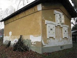 鳥潟会館（旧鳥潟家住宅）　主屋　土蔵　茶室　茶室待合　四阿　社殿　表門　中門 とりがたかいかん（きゅうとりがたけじゅうたく）　しゅおく　どぞう　ちゃしつ　ちゃしつまちあい　あずまや　しゃでん　おもてもん　ちゅうもん