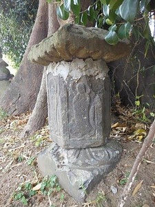 厳照寺の板碑群・石幢 ごんしょうじのいたびぐん・せきどう