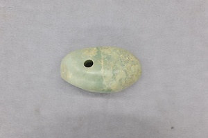 堀米Ａ遺跡出土翡翠製大珠 ほりこめえーいせきしゅつどひすいせいたいしゅ