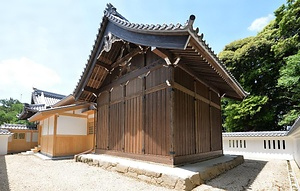 東端八剱神社本殿　附覆殿一棟・棟札一枚・板札一枚 ひがしばたはっけんじんじゃほんでん　つけたりおおいでんいっとう・むなふだいちまい・いたふだいちまい
