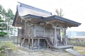 邇々杵神社<br />
　本殿<br />
　境内社河内神社本殿<br />
　多宝塔 ににぎじんじゃ<br />
　ほんでん<br />
　けいだいしゃかわちじんじゃほんでん<br />
　たほうとう