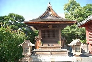 総持寺 本堂 薬師金堂 仁王門 如来荒神堂 宝蔵 鎮守社 東門 庫裏 鐘楼 附 棟札(薬師金堂) 宮殿形厨子（本堂 薬師金堂） そうじじ ほんどう やくしこんどう におうもん にょらいこうじんどう ほうぞう ちんじゅしゃ ひがしもん くり しょうろう つけたり むなふだ（やくしこんどう） きゅうでんがたずし（ほんどう やくしこんどう）