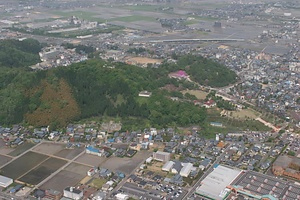 有鉤銅釧出土地
